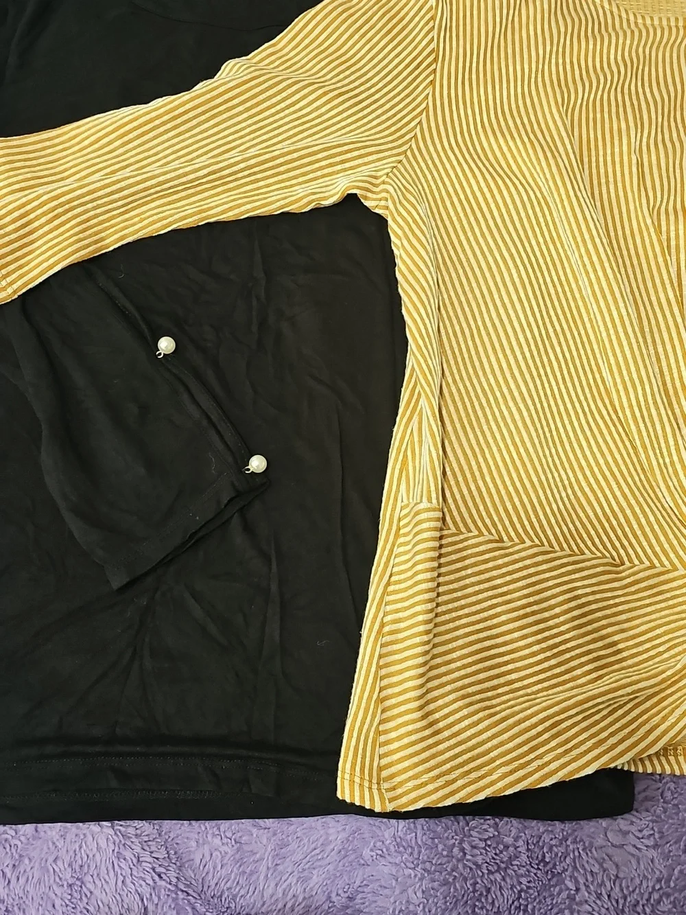 Womens Size Medium 2 Blouses - Picture 3 of 10